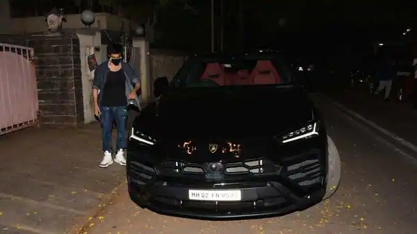 Kartik Aaryan lamborghini