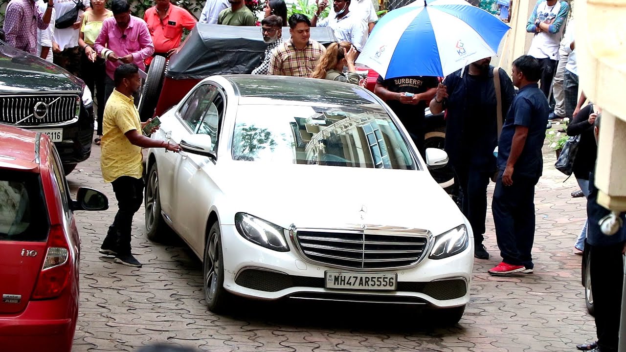 shehnaaz gill car