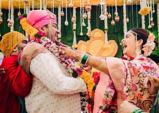 neha pendse wedding pics with husband Shardul Singh